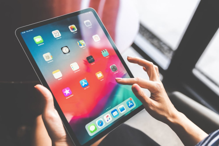 "Apple" şirkəti yeni nəsil planşetin satışını təxirə saldı