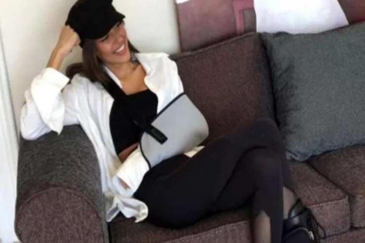 Tanınmış aktrisanın yenə  ÇİYNİ ÇIXDI 