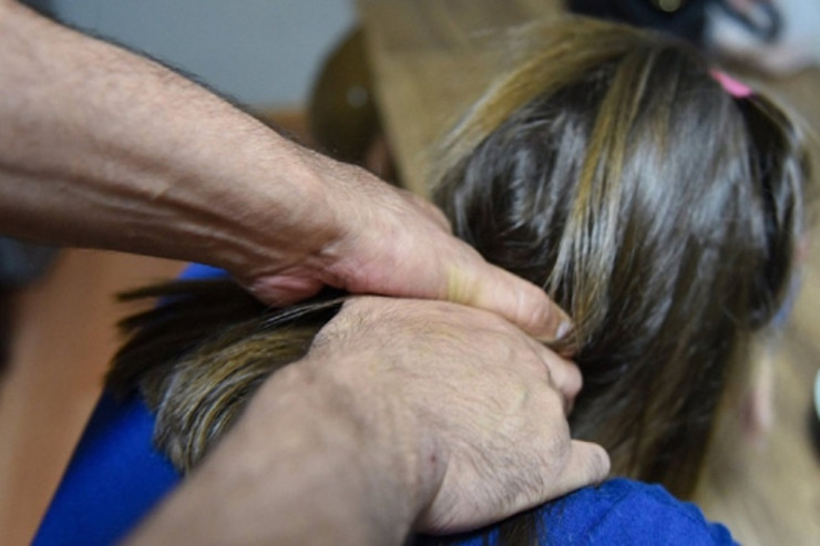 Azərbaycanda DƏHŞƏT:   ata qızını boğub öldürdü - YENİLƏNİB 