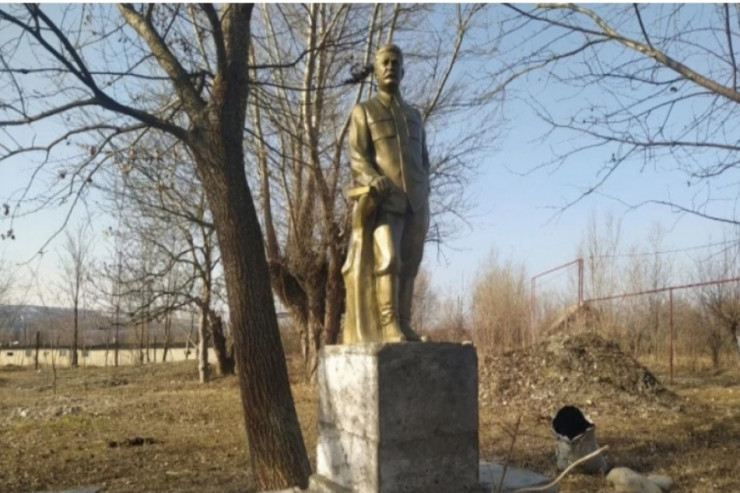 Gürcüstanda Stalinin heykəli ucaldılıb