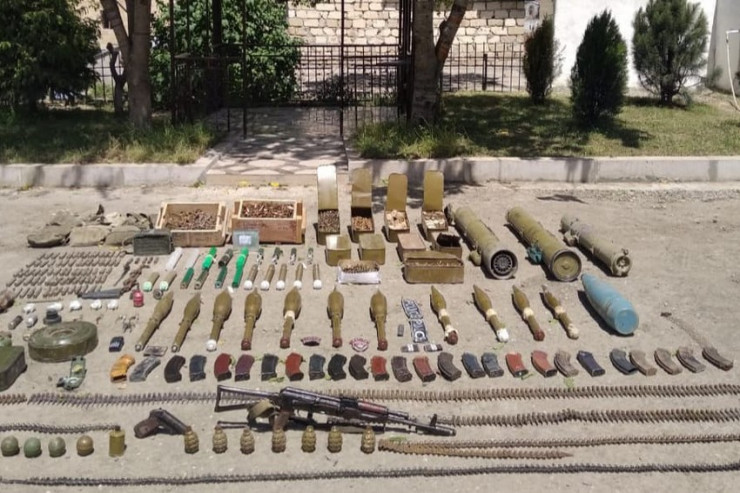 Düşmənin atıb qaçdığı silah-sursatlar... - 17 ton çətənə kolu MƏHV EDİLDİ 