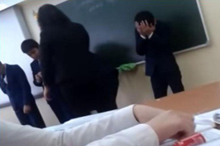 Bakıda şagirdləri döyən direktorun  CƏZASI AÇIQLANDI 