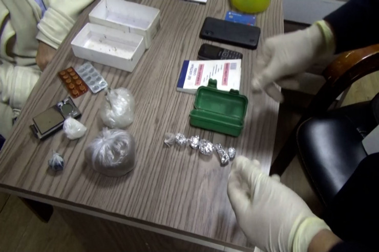 Ələ keçirilən narkotiklər