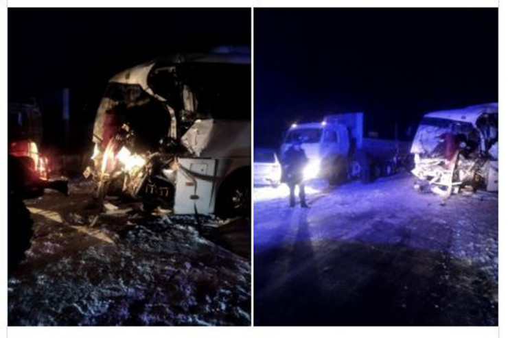 Sərnişin avtobusu "KamAZ"la toqquşdu: ölən və yaralılar var 