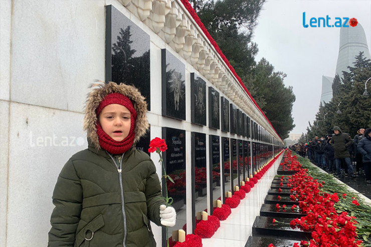 Bakı QANLI YANVAR  qurbanlarını anır - FOTO  + VİDEO 