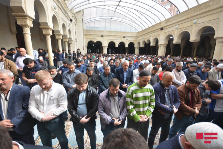 Azərbaycanda BAYRAM NAMAZI  qılındı - FOTO 