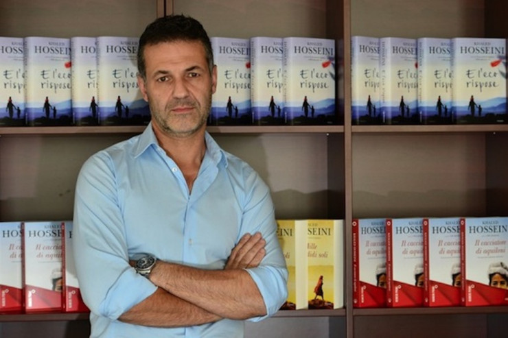 Məşhur yazıçı cinsiyyətini dəyişən oğlundan yazdı