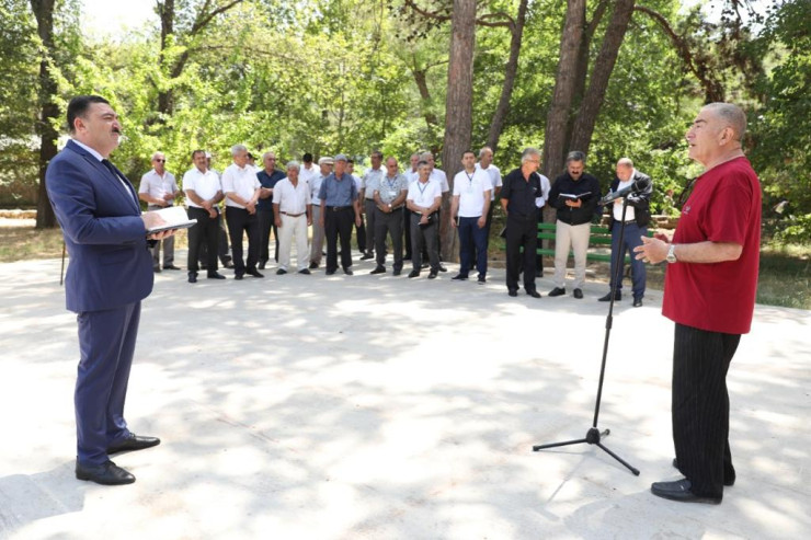 "Azəriqaz" İB-nin məsul şəxsləri Binəqədi sakinlərinin müraciətlərini dinlədi