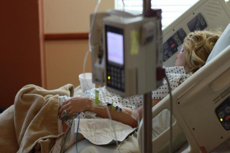 2 il komada qalan 50 yaşlı qadın oyandı və təcavüzkarı tanıdı - QARDAŞI İMİŞ 