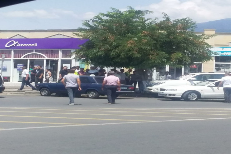 Balakəndə kişi sevgilisinin boğazını kəsdi - Dəhşətli qətlin VİDEOSU  - YENİLƏNİB 