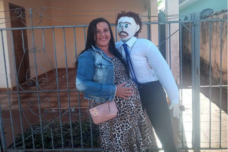 Kukla ilə evlənən qadın toydan sonra hamilə qaldı - FOTOLENT 