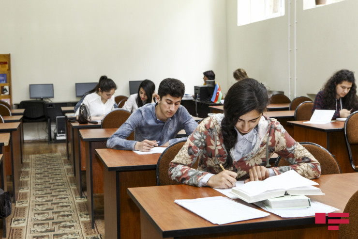 Bu gün I qrup üzrə imtahandır