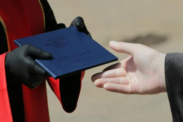 Attestatını 60 il sonra aldı:  İNANILMAZ SƏBƏB 