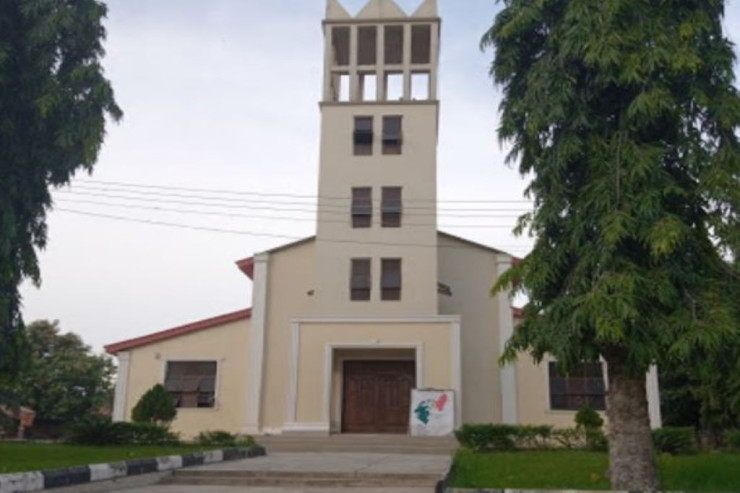 Kilsəyə silahlı hücum: 20 ÖLÜ 