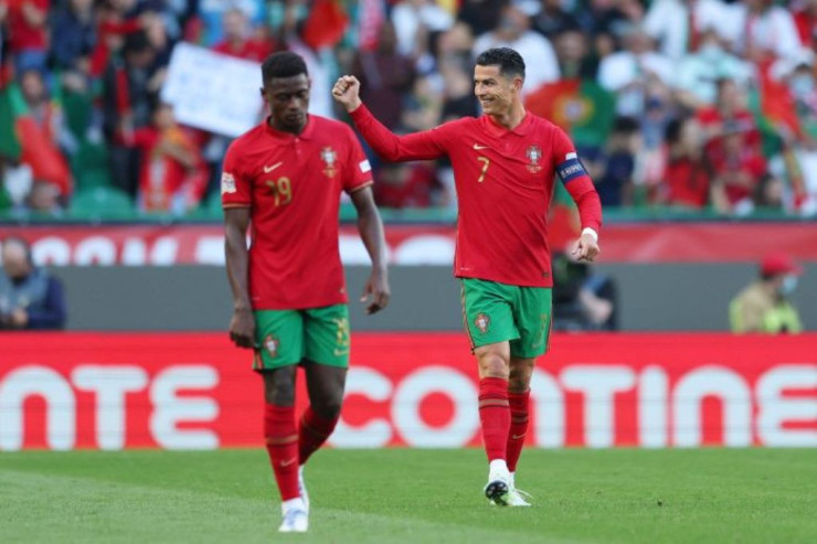 Ronaldo millinin heyətindəki  qol rekordunu   yenilədi