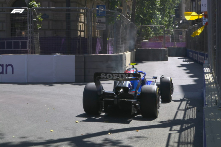 "Formula-1"də uğursuzluq: Bolidin mühərriki dayandı  