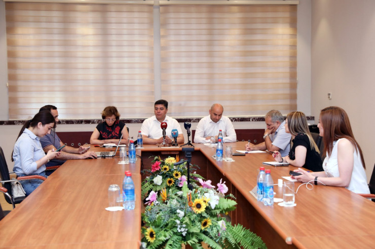 Media və QHT nümayəndələrinin sualları cavablandırıldı -FOTO 