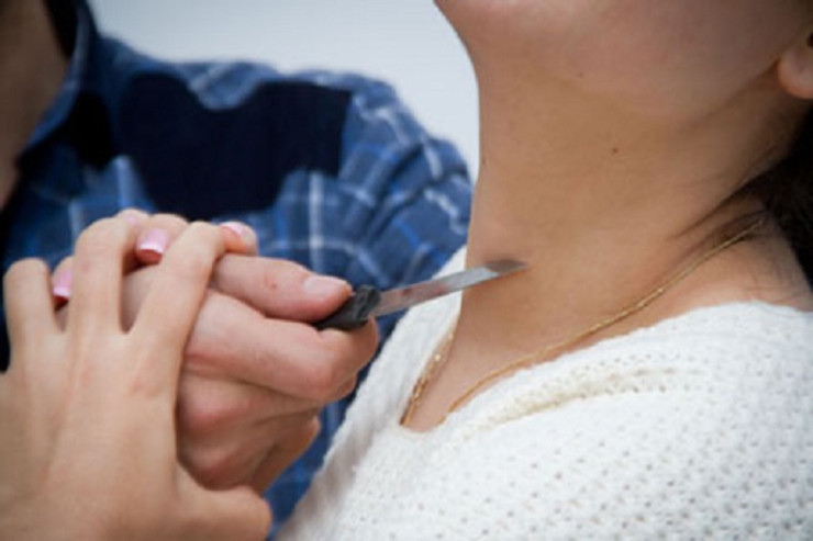 Azərbaycanda AİLƏ FACİƏSİ:   Arvadını öldürüb intihar etdi