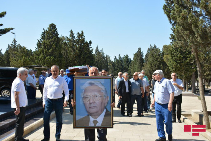 Akademik Eldar Salayev dəfn olundu -  YENİLƏNİB 