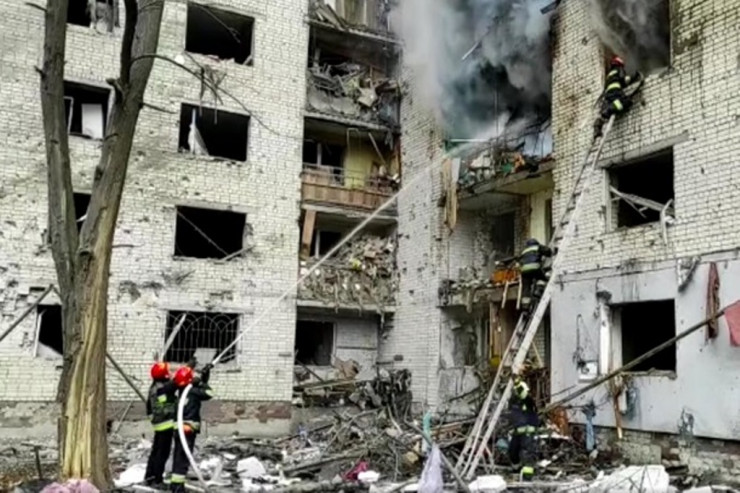 Çerniqova  HAVA ZƏRBƏSİ:   Dağıntılar altından 33 ölü tapılıb - VİDEO 