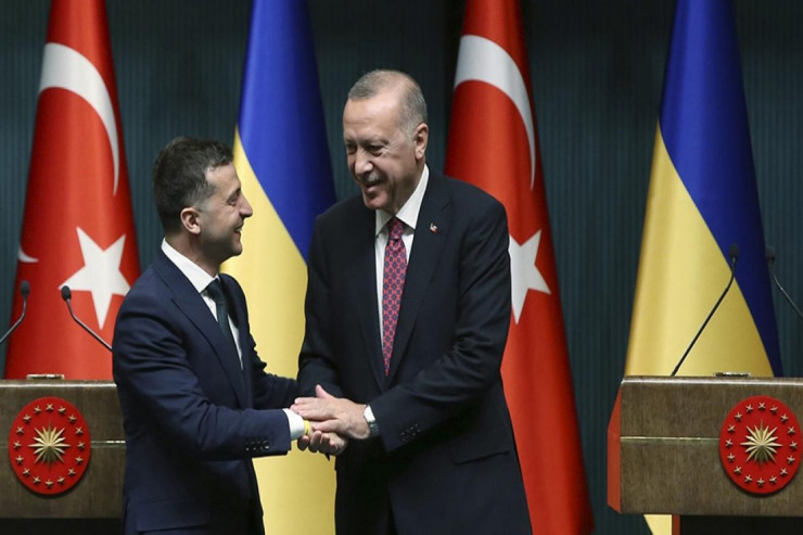 Ukrayna Prezidenti Volodimir Zelenski və Türkiyə Prezidenti Rəcəb Tayyib Ərdoğan