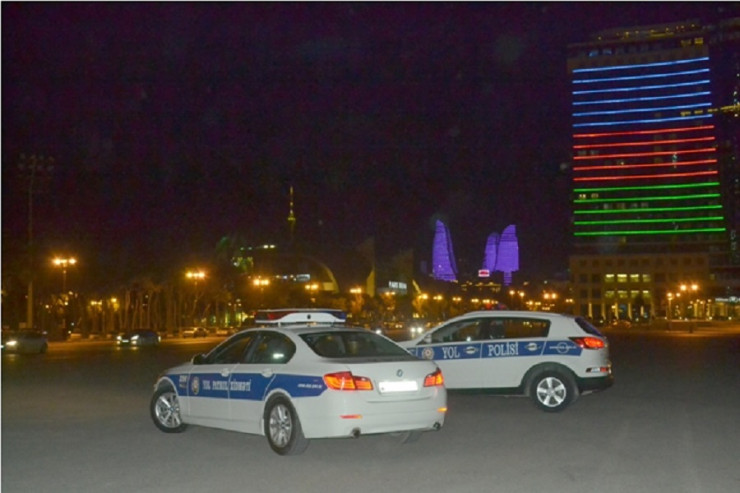 Bakıda tanınmış aparıcı gecə yolda qaldı