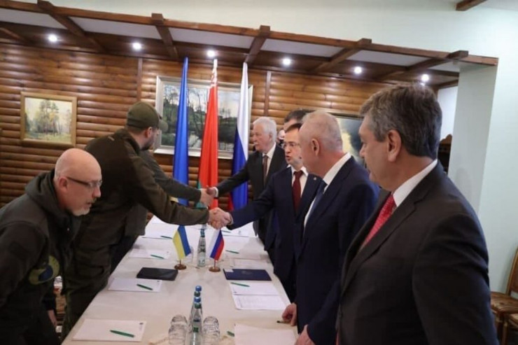 Ukrayna və Rusiya danışıqlarında əsas problemli məsələlər  AÇIQLANDI 