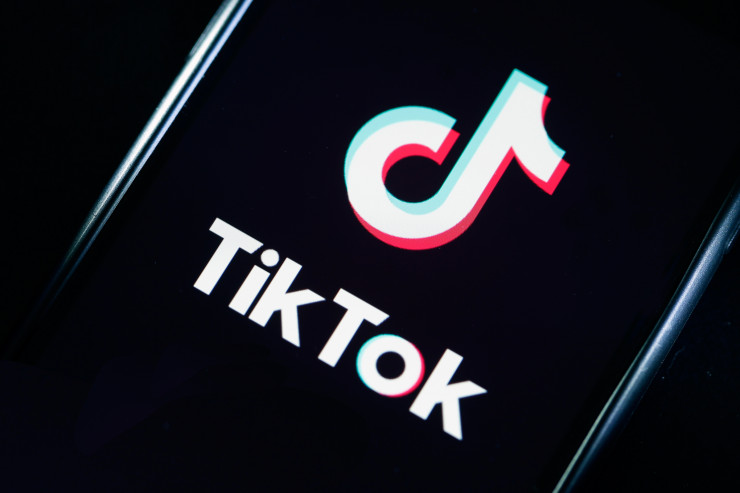 “TikTok”  Rusiyada fəaliyyətini  DAYANDIRDI 