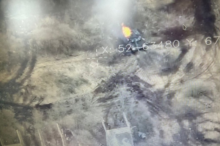 “Bayraktar” Rusiyanın T-80 tanklarını darmadağın etdi -VİDEO 
