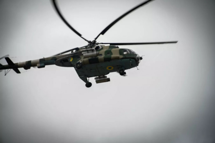 Ukraynada  komandirləri daşıyan   helikopter  vuruldu  