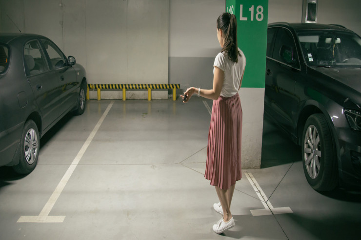 Qaçırdığı maşındakı uşağı görən oğru...