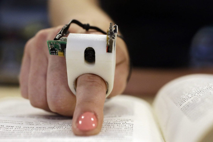 “FingerReader” aparatı