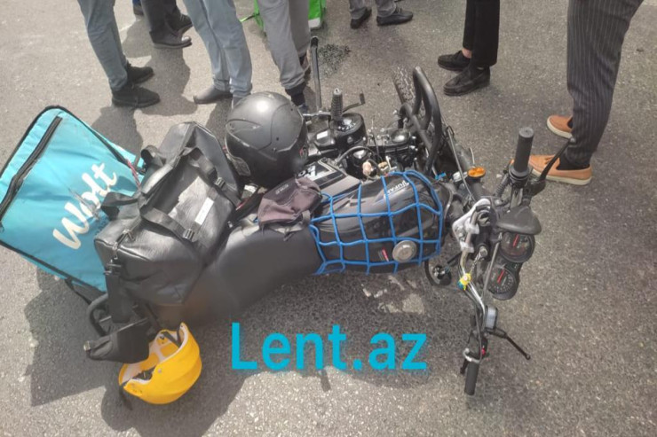 Qəzaya düşən motosiklet