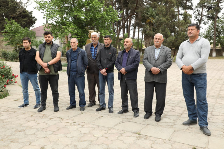 Biləsuvarda vətəndaşların sualları yerindəcə cavablandırıldı - FOTO 