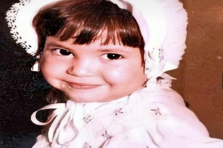 Məşhur müğənninin uşaqlıq  FOTOLARI  