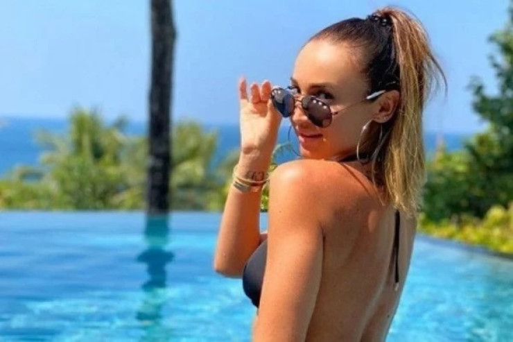 Rusiyalı müğənni Olqa Buzova