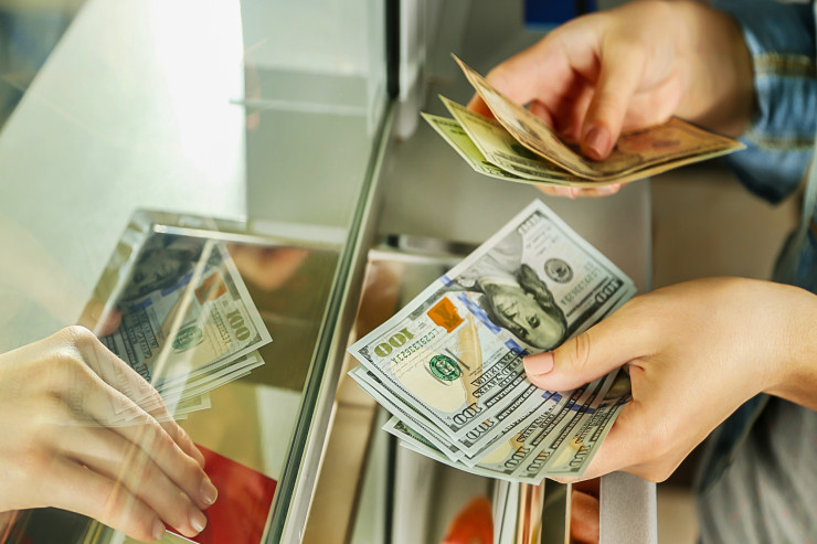 İldə 14 milyon dollar maaş 