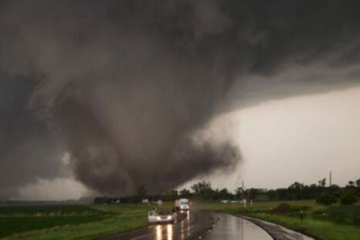 Almaniyada tornado: 40 yaralı 
