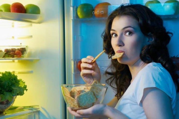 Çox yemək istəyinin qarşısını almaq üçün 3 qayda 