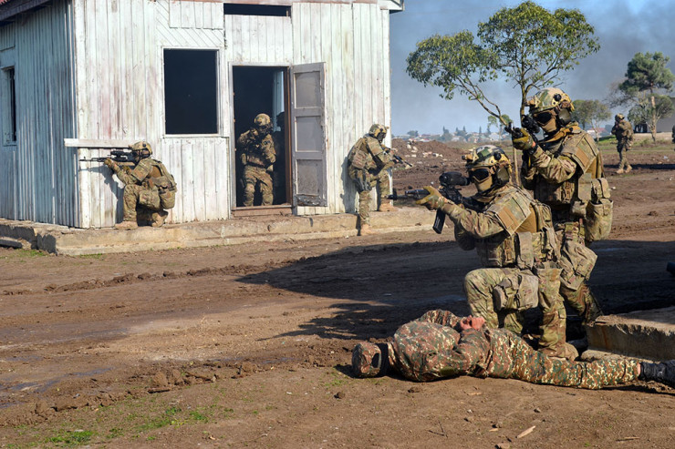 Zakir Həsənov İranla sərhəddə:  Döyüş hazırlığı yoxlanılır 