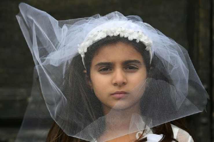 İcra nümayəndəsi 14 yaşlı qızın ərə verilməsindən DANIŞDI  - YENİLƏNİB 