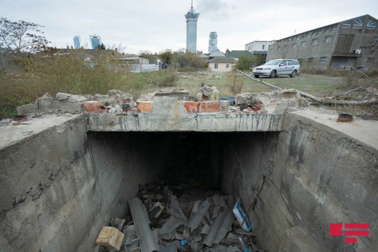 Bakının mərkəzində "BOMBALI BUNKER":  "Çölə çıxmağa qorxuruq..." - REPORTAJ 