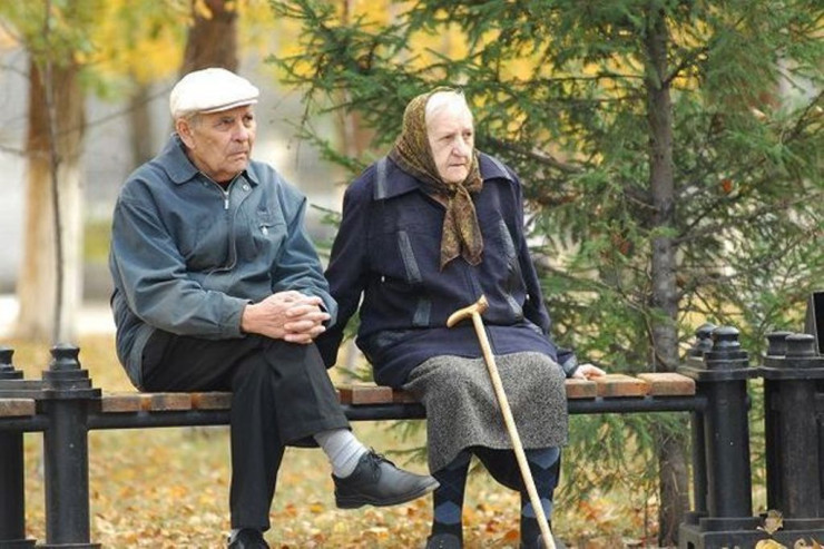  "Pensiya yaşı aşağı salınmalıdır"   - Qüdrət Həsənquliyev