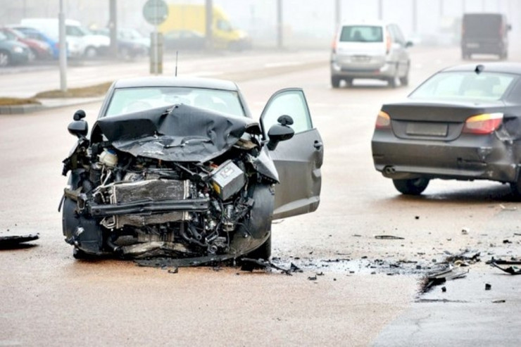 Kənddə iki maşın TOQQUŞDU:  Ölən var 