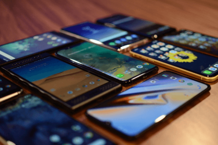 Azərbaycanda mobil telefonlar BAHALAŞIB: 100 manat...  