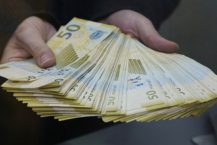 "Azneft"in işçisi külli miqdarda dələduzluqda ittiham olunur