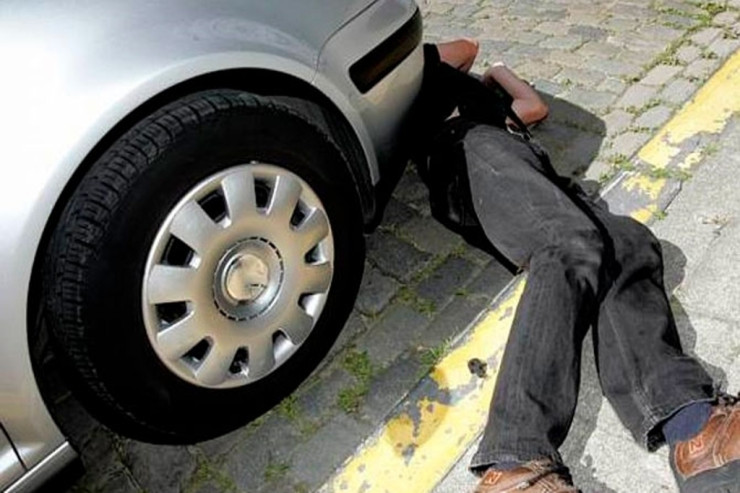 Yolu keçmək istədi, maşın vurub  ÖLDÜRDÜ 