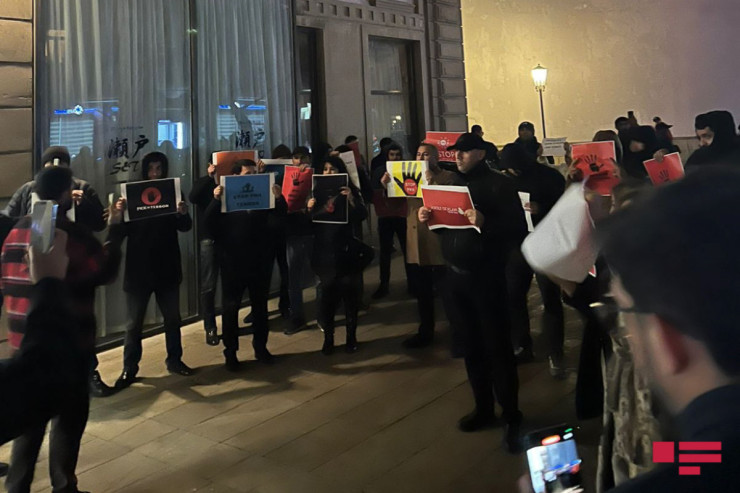 Bakıda Türkiyə əleyhinə filmə qarşı etiraz aksiyası