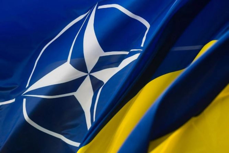 Diplomat: Ukrayna de-fakto NATO-nun üzvüdür, qalıb... 