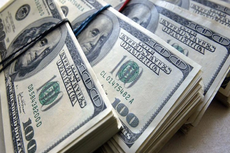 Rusiyaya dollar satmaq qadağan edildi 